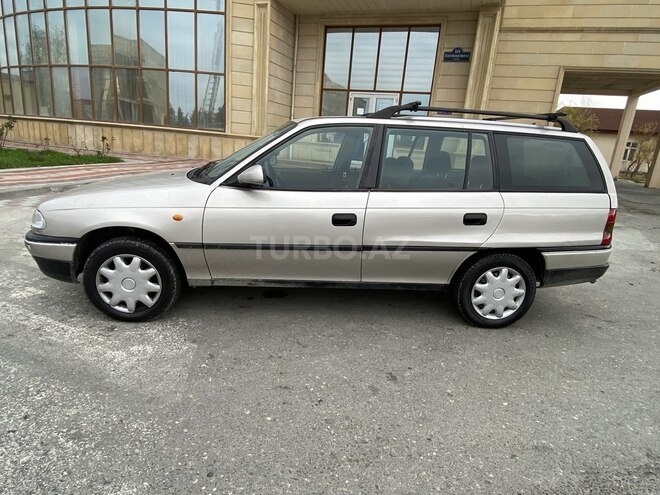 Opel Astra 1997, 215,000 km - 1.8 l - Sumqayıt