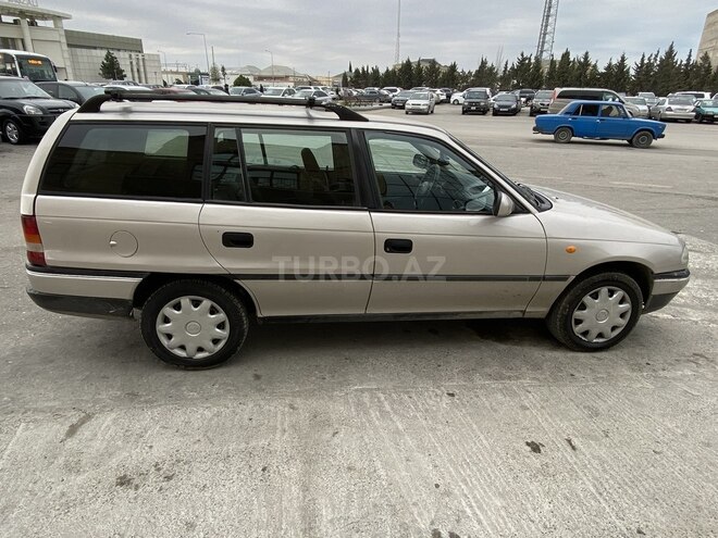 Opel Astra 1997, 215,000 km - 1.8 l - Sumqayıt