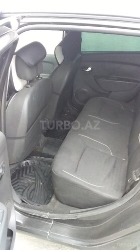 Renault Logan 2013, 356,800 km - 1.6 l - Quba