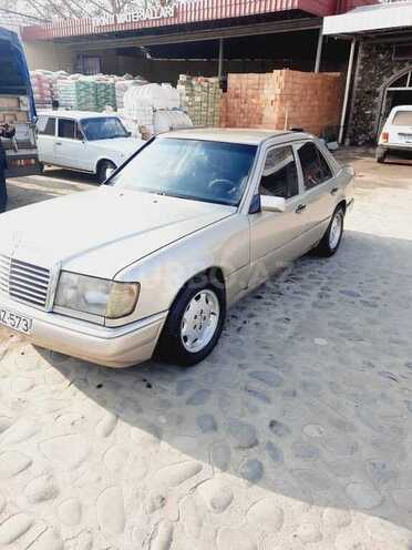 Mercedes E 200 1993, 236,000 km - 2.0 l - Qazax