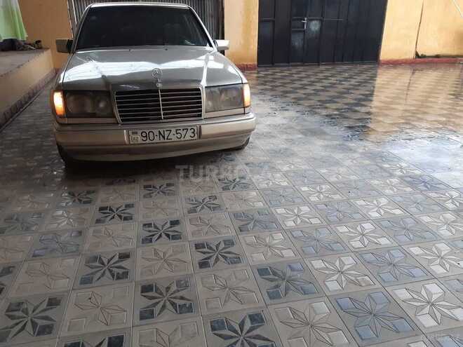Mercedes E 200 1993, 236,000 km - 2.0 l - Qazax