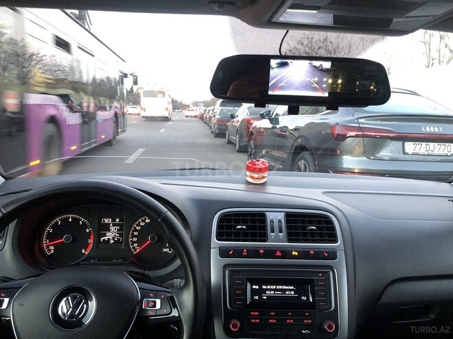 Volkswagen Polo 2019, 86,500 km - 1.6 l - Bakı