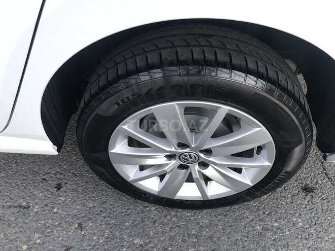 Volkswagen Polo 2019, 86,500 km - 1.6 l - Bakı