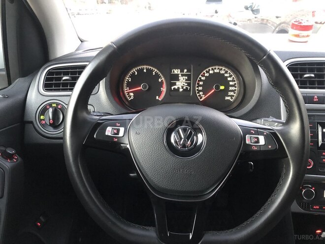Volkswagen Polo 2019, 86,500 km - 1.6 l - Bakı