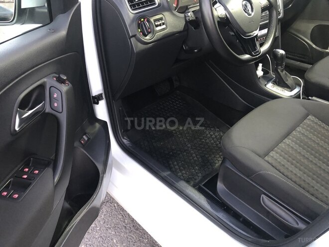Volkswagen Polo 2019, 86,500 km - 1.6 l - Bakı