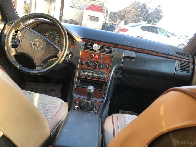 Mercedes E 230 1995, 495,000 km - 2.3 l - Bakı