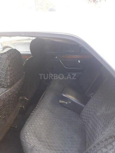 Mercedes E 200 1992, 193,458 km - 2.0 l - Bakı
