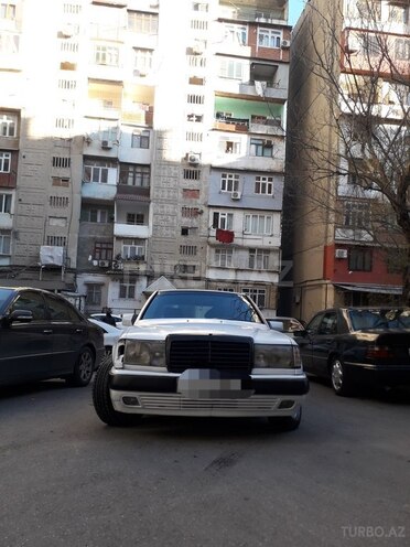 Mercedes E 200 1992, 193,458 km - 2.0 l - Bakı