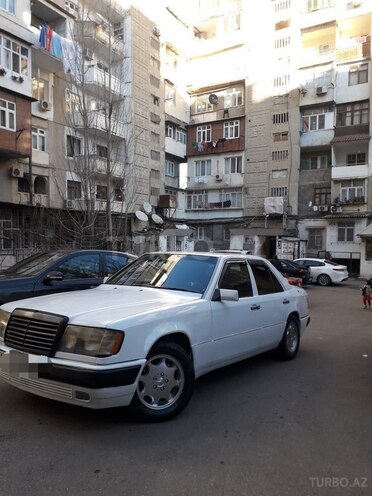 Mercedes E 200 1992, 193,458 km - 2.0 l - Bakı