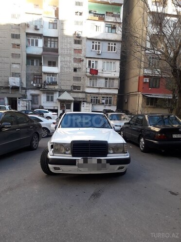 Mercedes E 200 1992, 193,458 km - 2.0 l - Bakı