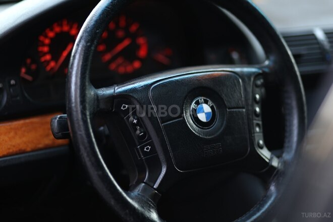 BMW 523 1998, 372,987 km - 2.5 l - Bakı