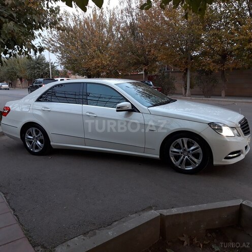 Mercedes E 220 2011, 254,000 km - 2.2 л - Biləsuvar