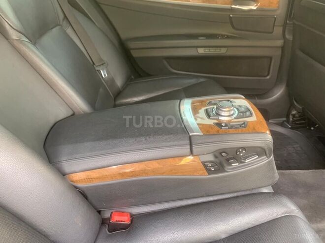 BMW 740 2010, 215,000 km - 3.0 л - Bakı