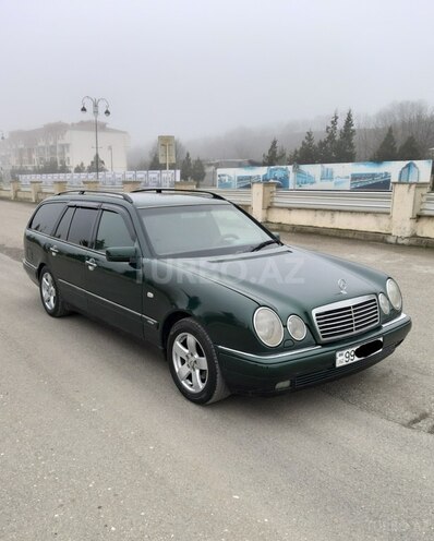 Mercedes E 200 1997, 290,000 km - 2.0 л - Quba