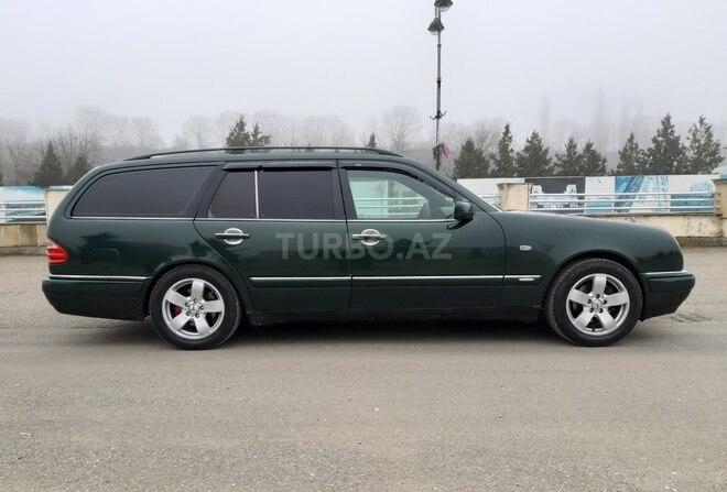 Mercedes E 200 1997, 290,000 km - 2.0 л - Quba