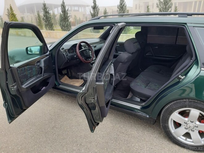 Mercedes E 200 1997, 290,000 km - 2.0 л - Quba