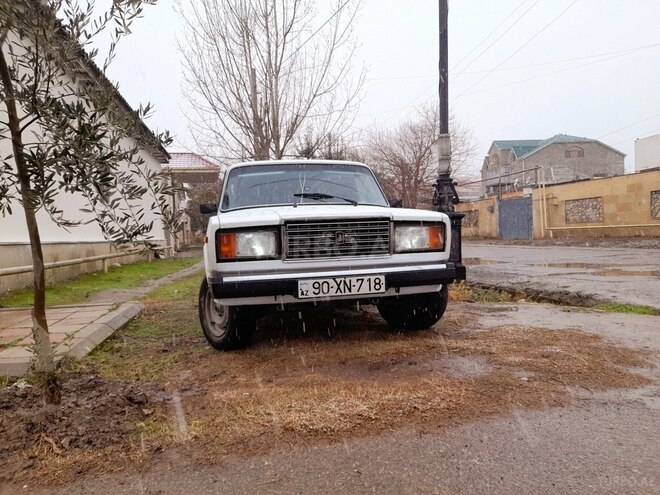 LADA (VAZ) 2107 2010, 16,000 km - 1.6 l - Salyan