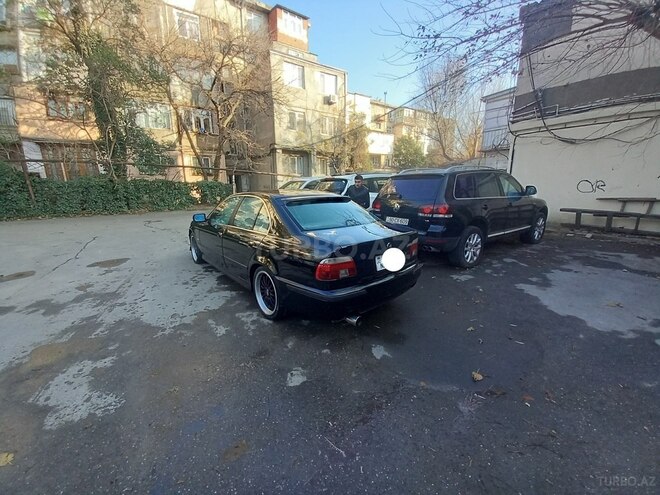 BMW 528 1998, 295,000 km - 2.8 l - Bakı