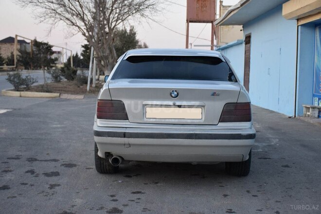 BMW 318 1992, 317,418 km - 1.8 l - Bakı