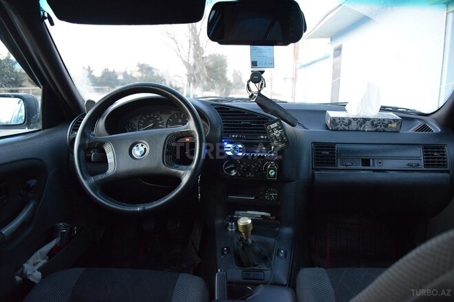 BMW 318 1992, 317,418 km - 1.8 l - Bakı