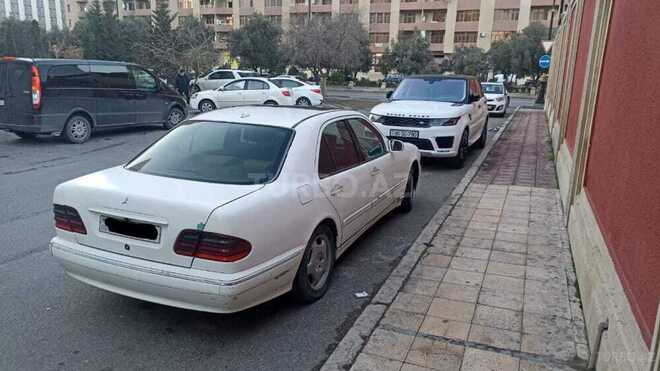 Mercedes E 220 2000, 292,900 km - 2.2 l - Sumqayıt
