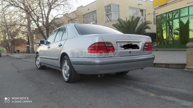Mercedes E 240 1998, 300,000 km - 2.4 l - Bərdə