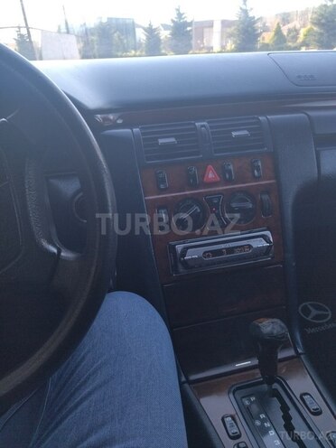 Mercedes E 230 1995, 385,000 km - 2.3 l - Bakı