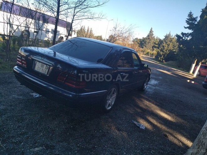 Mercedes E 230 1995, 385,000 km - 2.3 l - Bakı
