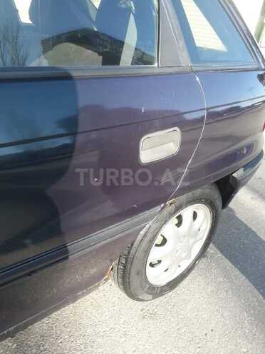 Opel Astra 1994, 200,000 km - 1.6 l - Bakı