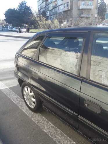 Opel Astra 1994, 200,000 km - 1.6 l - Bakı