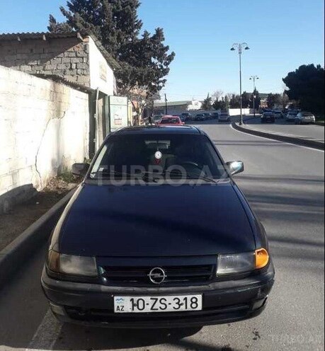 Opel Astra 1994, 200,000 km - 1.6 l - Bakı