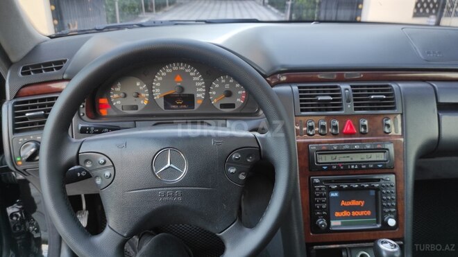 Mercedes E 320 2000, 365,000 km - 3.2 l - Balakən