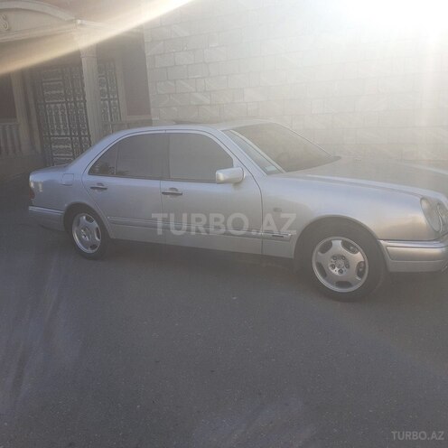 Mercedes E 240 1998, 195,000 km - 2.4 l - Bakı