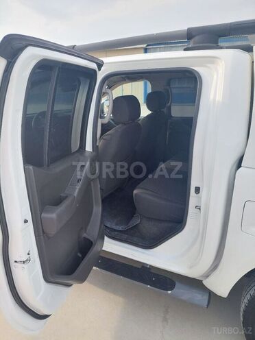 Nissan Navara 2012, 355,000 km - 2.5 l - Bakı