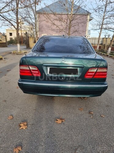 Mercedes E 240 2001, 250,000 km - 2.4 l - Xaçmaz