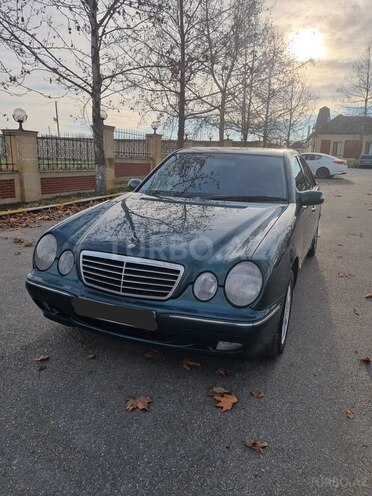 Mercedes E 240 2001, 250,000 km - 2.4 l - Xaçmaz