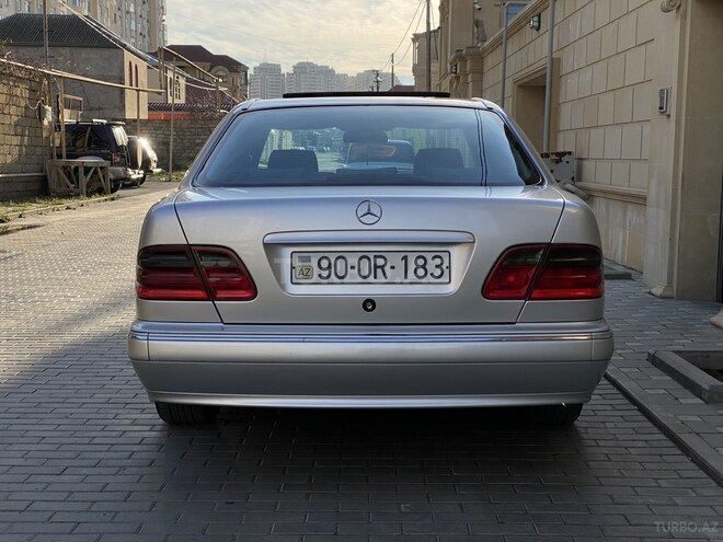 Mercedes E 220 2000, 357,000 km - 2.2 l - Bakı