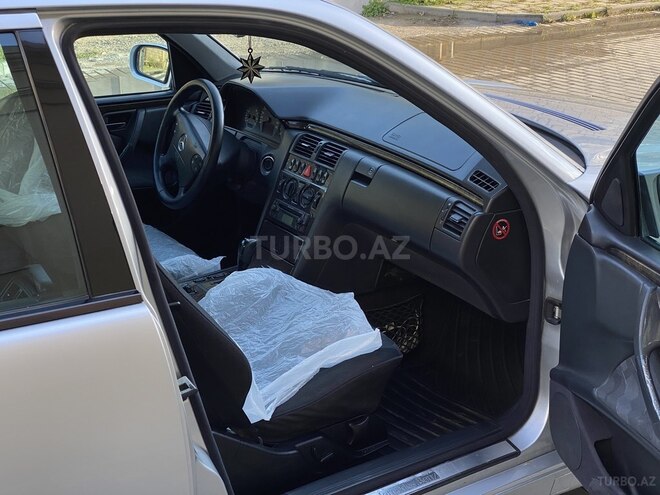 Mercedes E 220 2000, 357,000 km - 2.2 l - Bakı