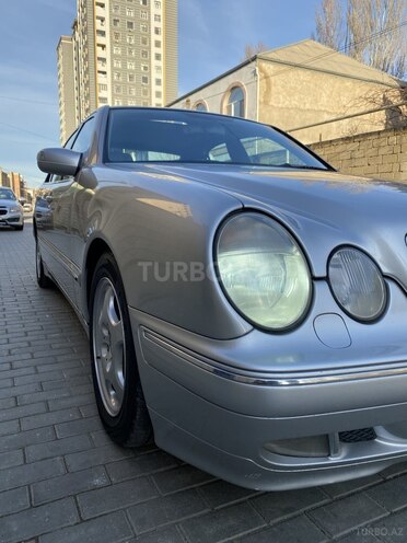 Mercedes E 220 2000, 357,000 km - 2.2 l - Bakı