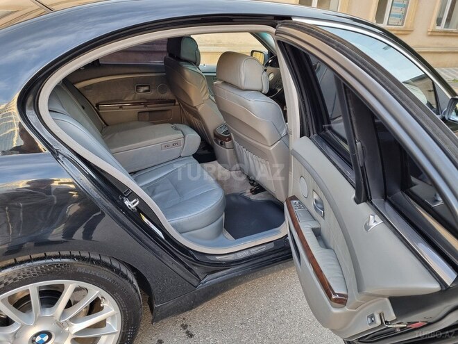 BMW 745 2002, 260,000 km - 4.4 л - Bakı
