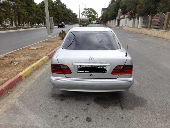 Mercedes E 220 2000, 278,500 km - 2.2 l - Bakı