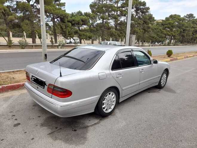 Mercedes E 220 2000, 278,500 km - 2.2 l - Bakı