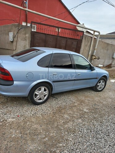 Opel Vectra 1996, 200,000 km - 2.0 l - Sumqayıt