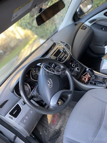 Hyundai Elantra 2015, 80,000 km - 1.8 л - Bakı