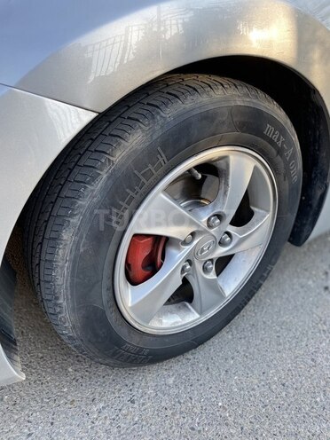 Hyundai Elantra 2015, 80,000 km - 1.8 л - Bakı