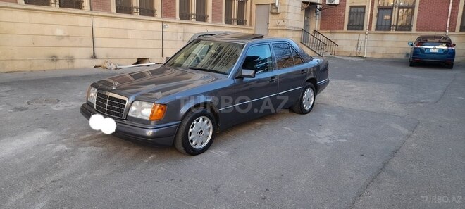 Mercedes E 220 1994, 297,800 km - 2.2 l - Bakı
