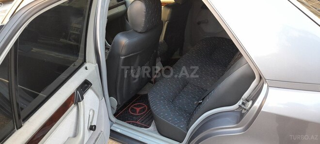Mercedes E 220 1994, 297,800 km - 2.2 l - Bakı