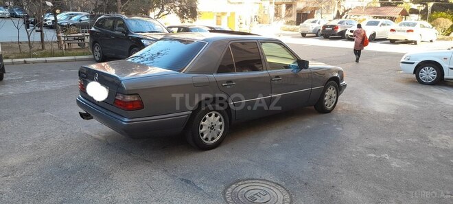 Mercedes E 220 1994, 297,800 km - 2.2 l - Bakı