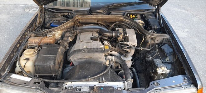 Mercedes E 220 1994, 297,800 km - 2.2 l - Bakı