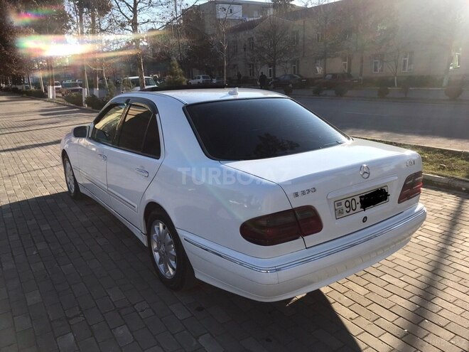 Mercedes E 270 2001, 324,000 km - 2.7 l - İmişli